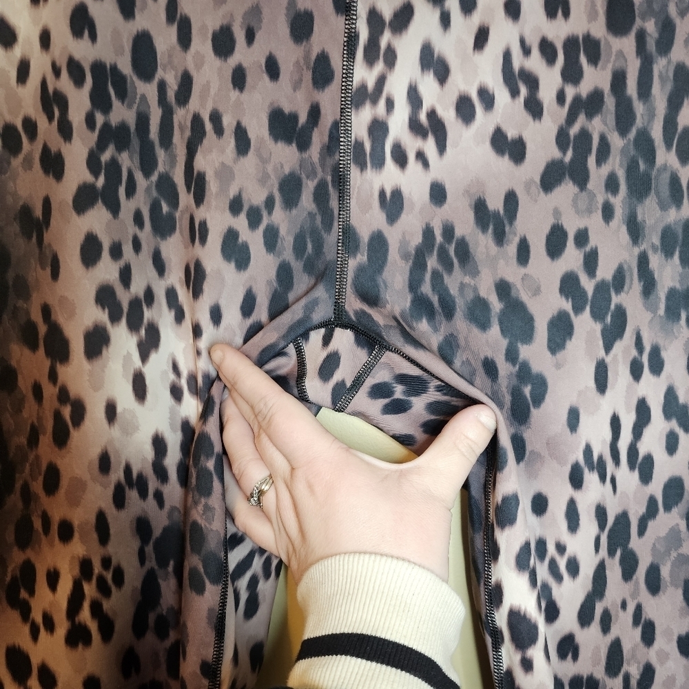 Fabletics Powerhold leopard print Capri Legging N… - image 3